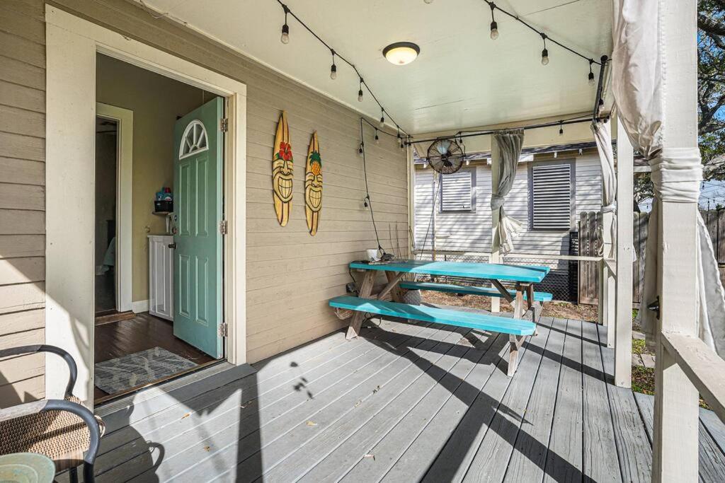 Beachy Bungalow! 2Bd, King Bed Γκάλβεστον Εξωτερικό φωτογραφία
