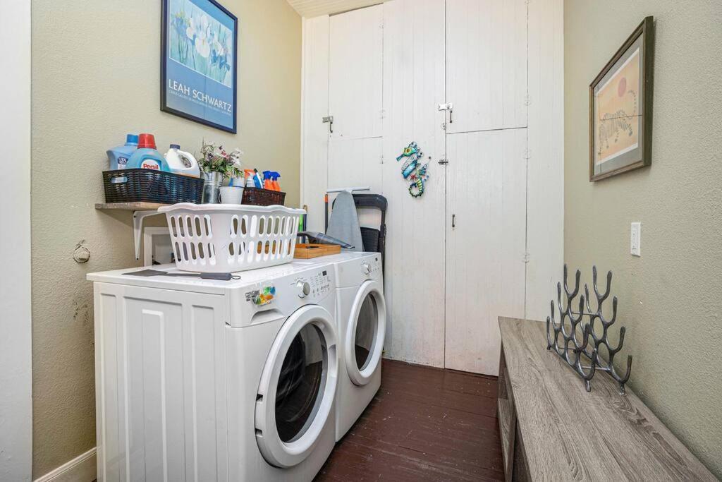 Beachy Bungalow! 2Bd, King Bed Γκάλβεστον Εξωτερικό φωτογραφία