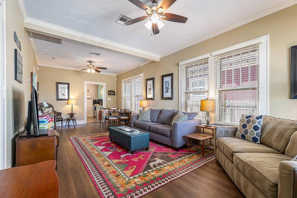 Beachy Bungalow! 2Bd, King Bed Γκάλβεστον Εξωτερικό φωτογραφία